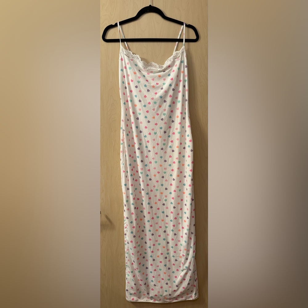 SKIMS NEW Fits Everybody Long
Lace Slip Dress - Candy Heart
Marble